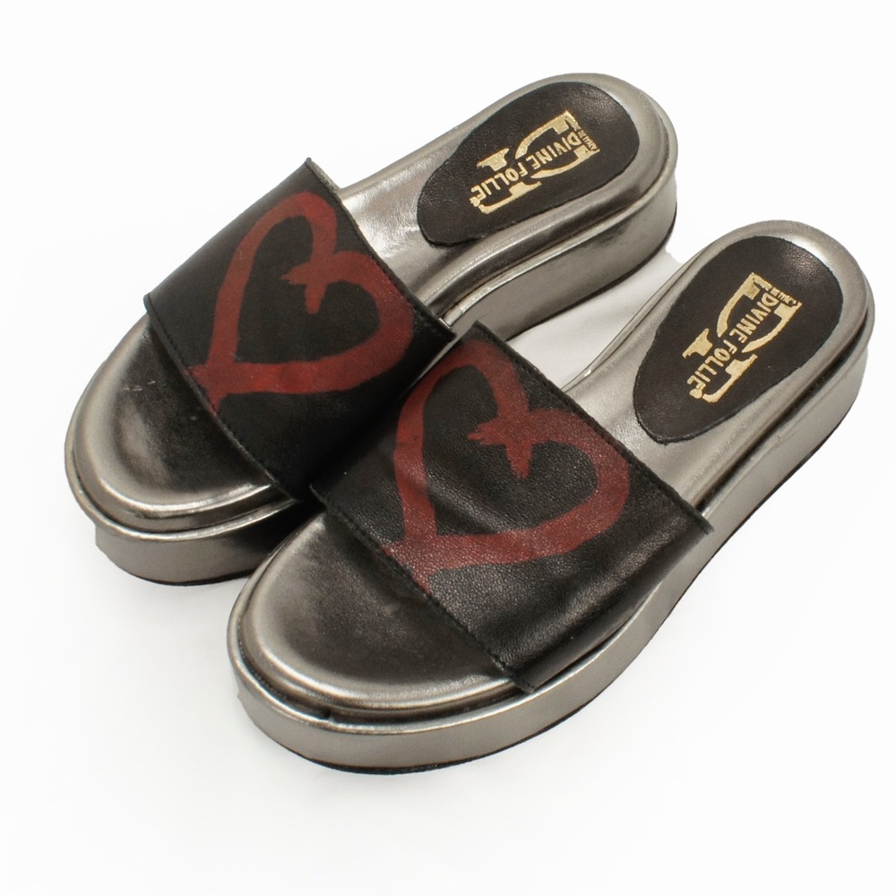 Divine Collie Metallic Heart Graphic Metallic Silver Platform Sandals